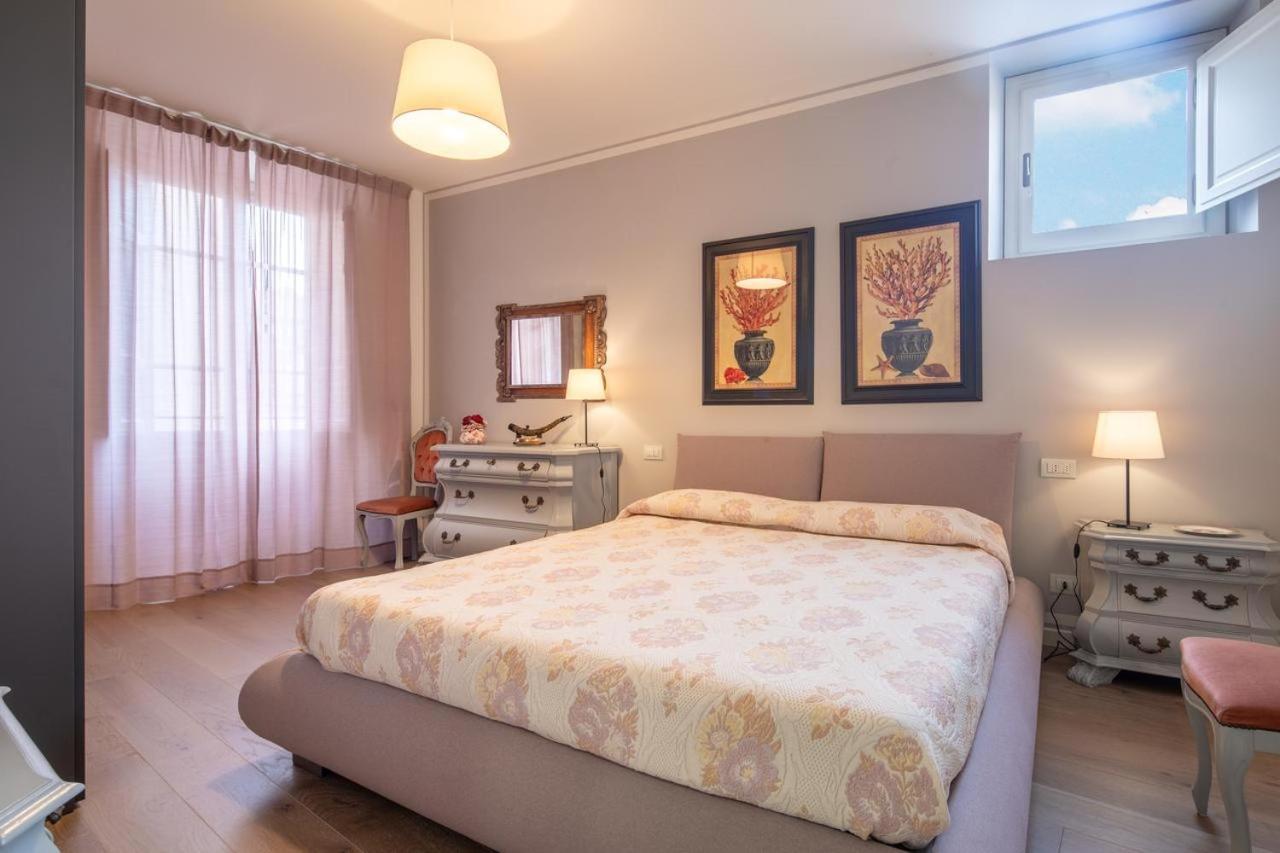 Stunning & Luxurious 1Br Apt 1 Min Walk By Duomo Firenze Bagian luar foto